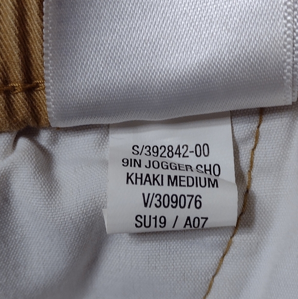 Old Navy Khaki Drawstring Chino Shorts Size (XL) - Picture 8 of 13